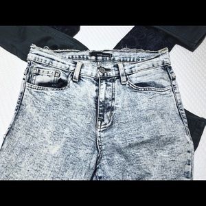 Acid wash tie-dye mid-high rise skinny jeans